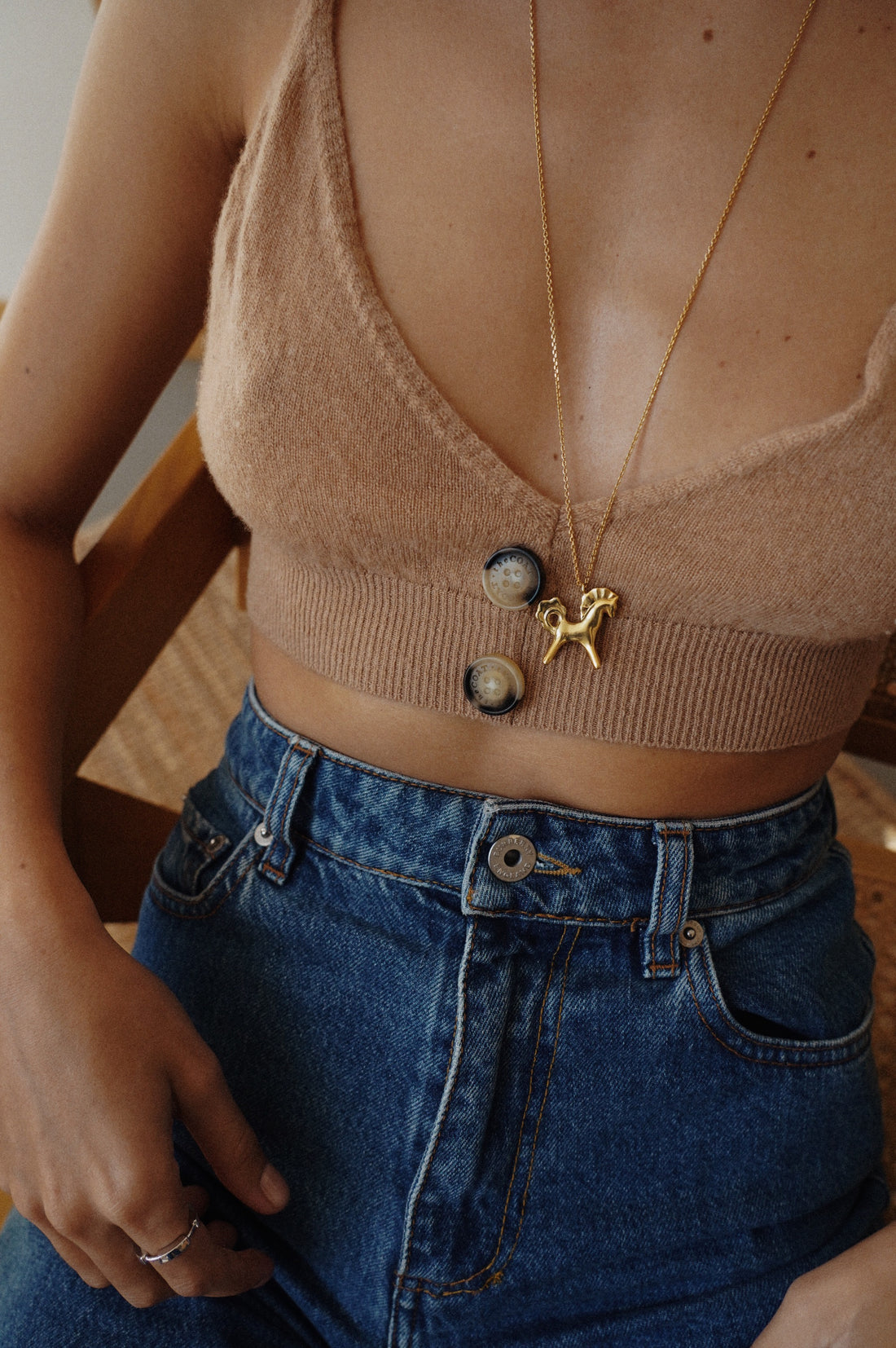 Konyk Pendant in gold
