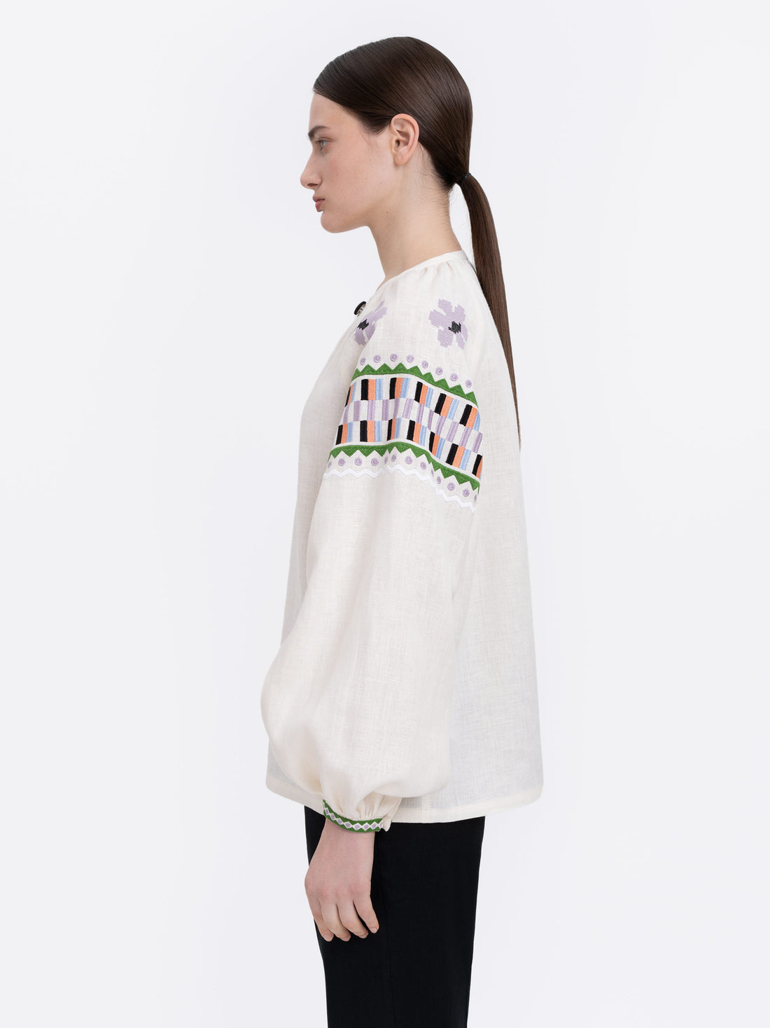 Oda Vyshyvanka Shirt in milk