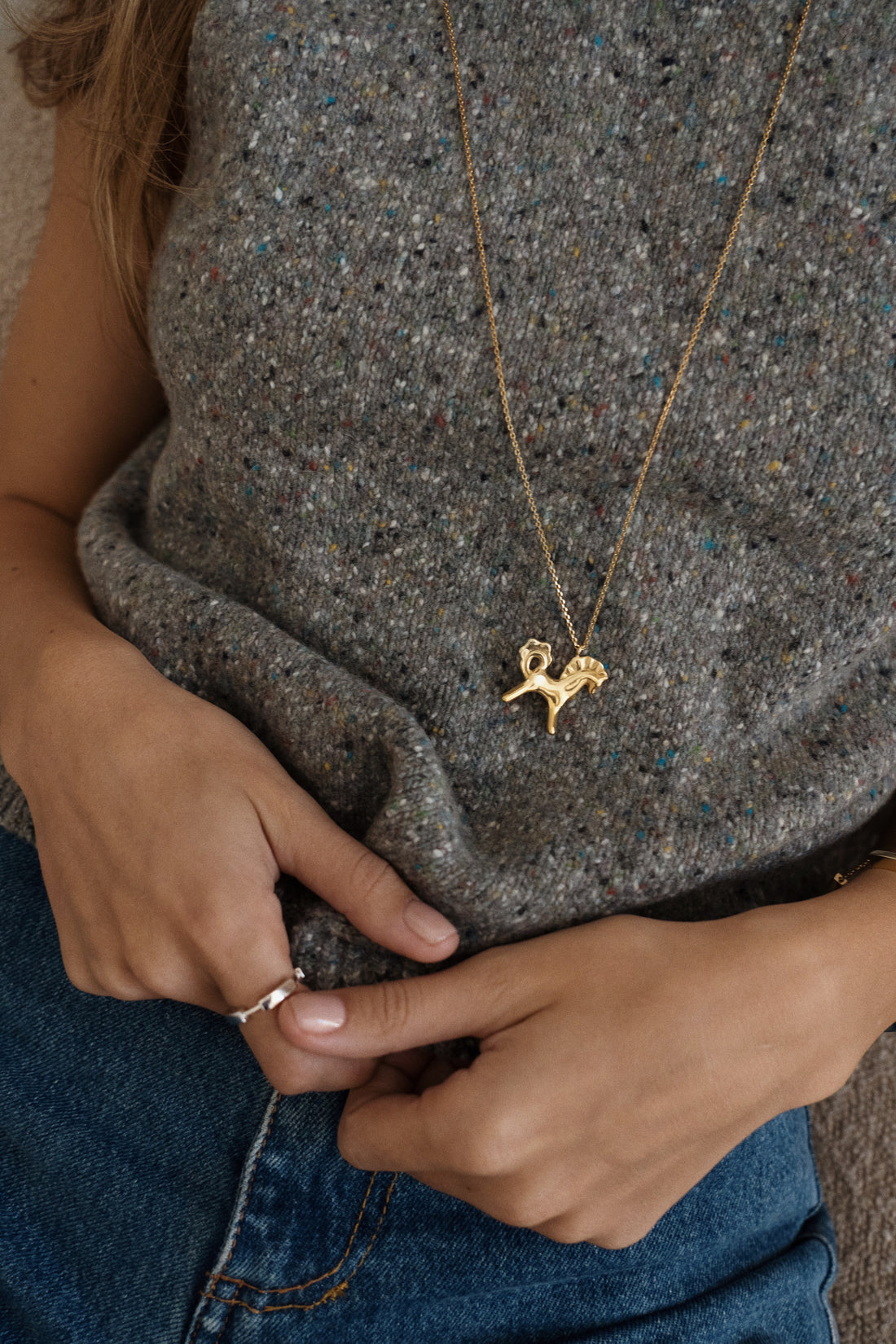 Konyk Pendant in gold