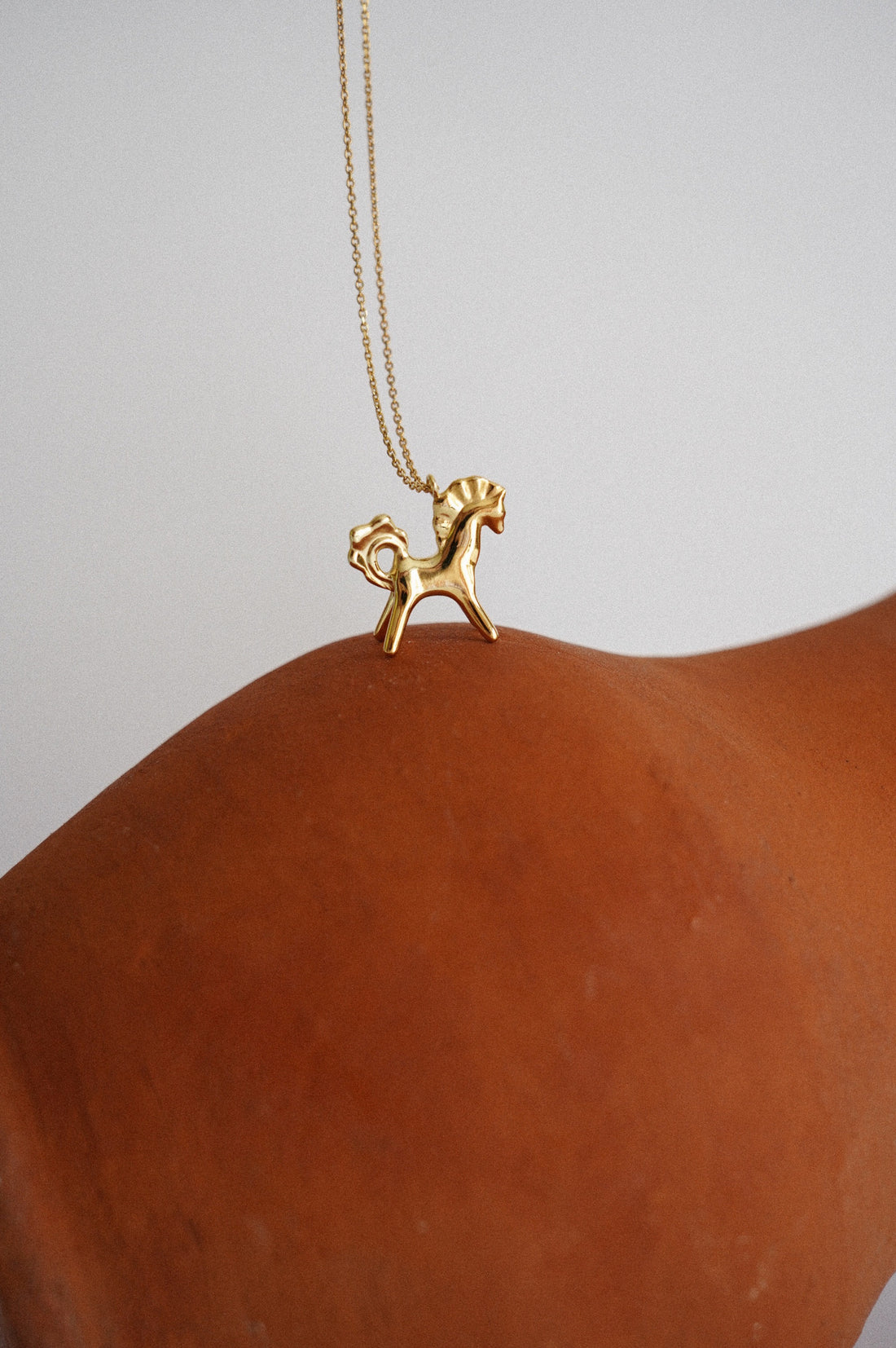 Konyk Pendant in gold
