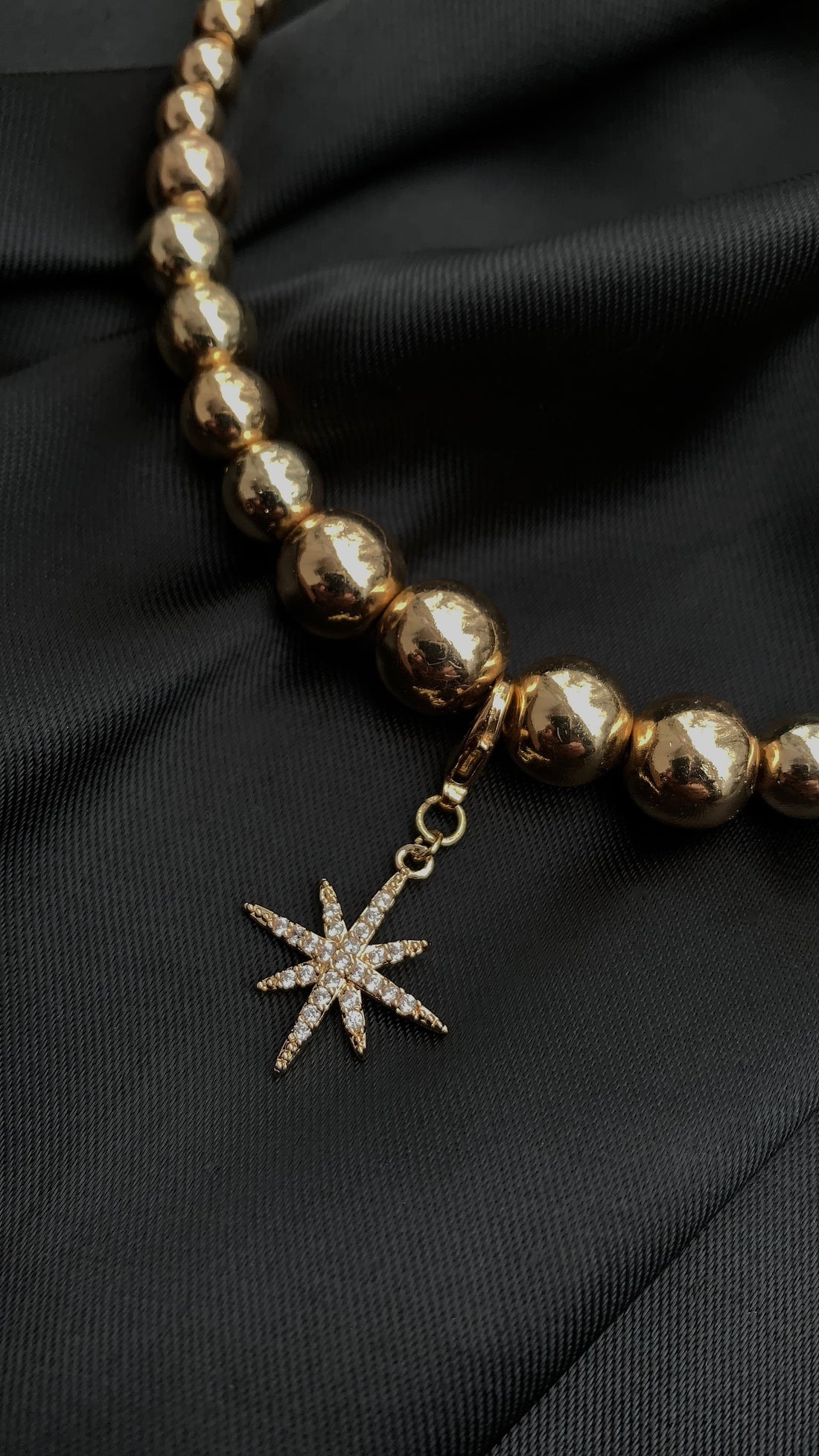 New York Star Choker in Gold