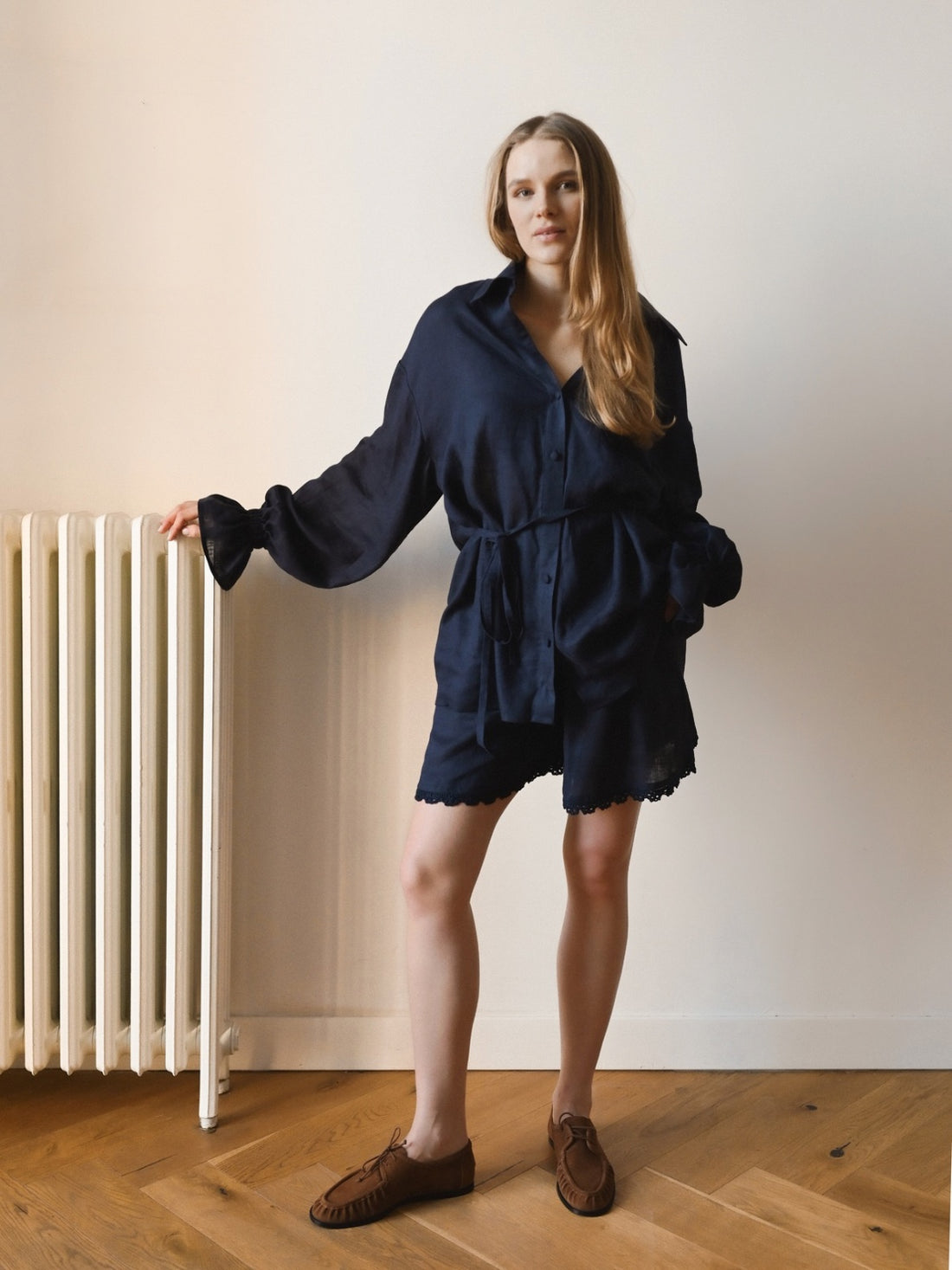 Moments Shorts in dark blue