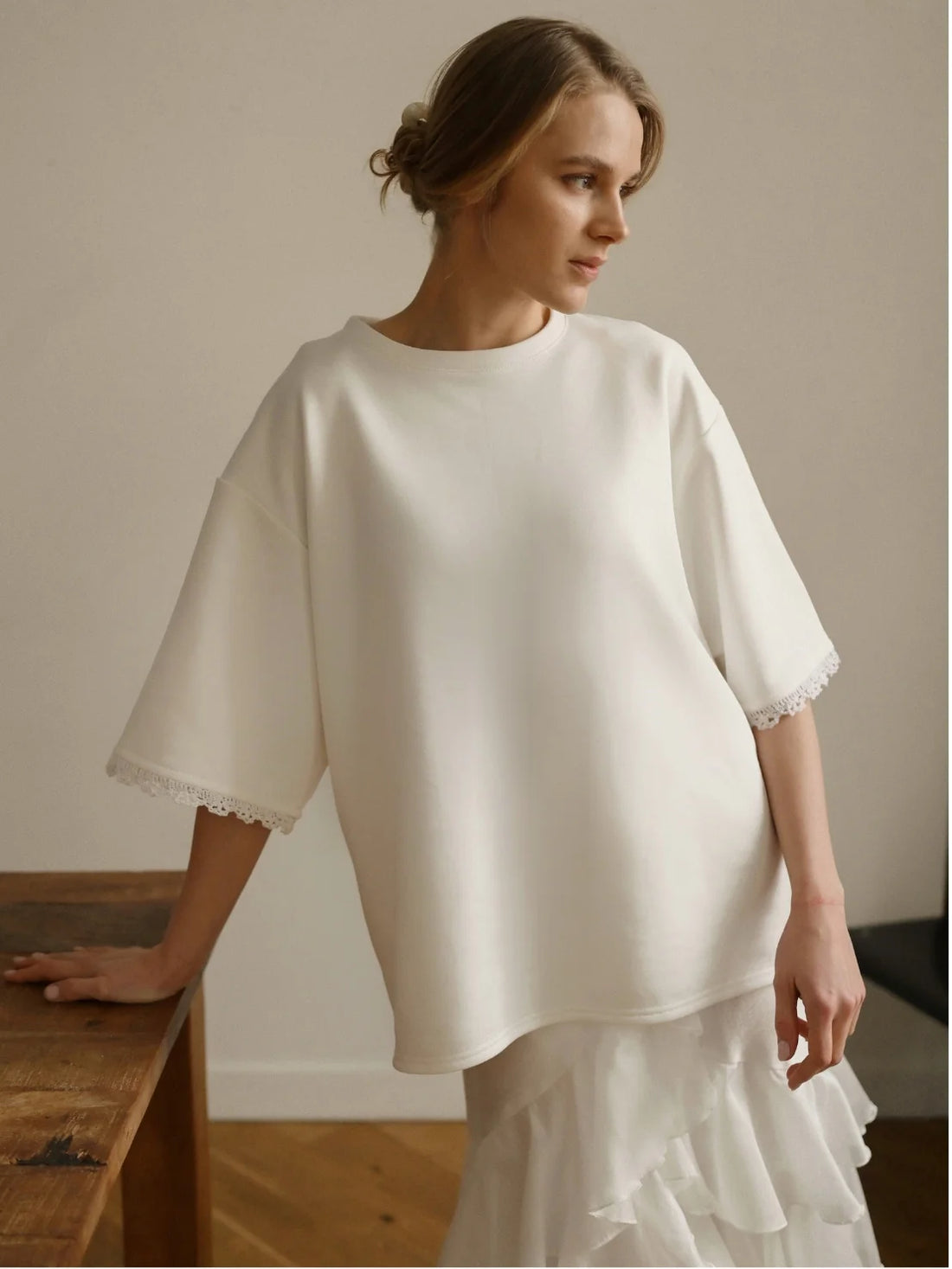 T-shirt with lace trim