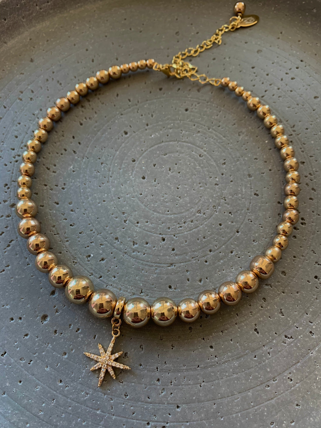 New York Star Choker in Gold