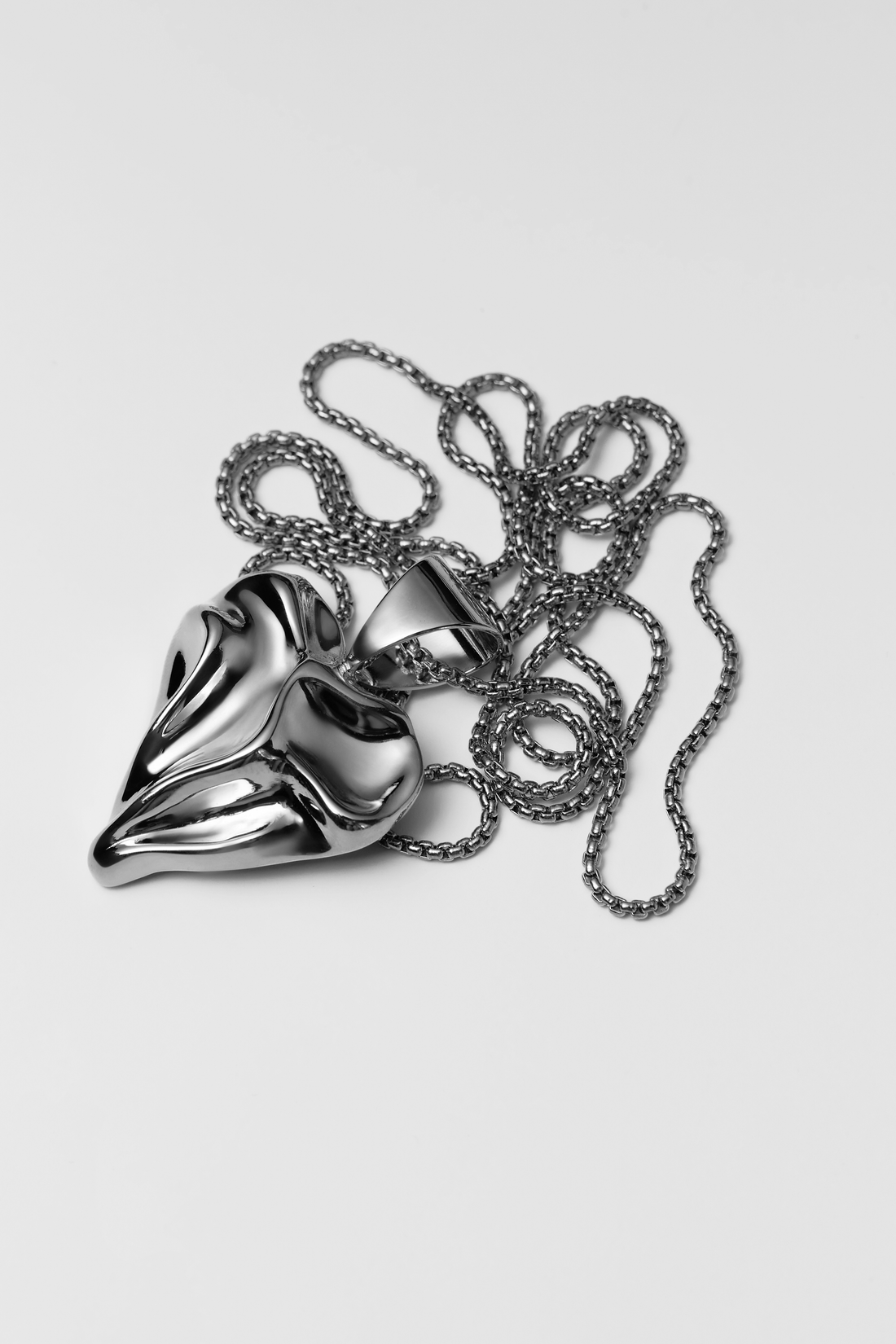 Big Heart Pendant on a Chain in platinum