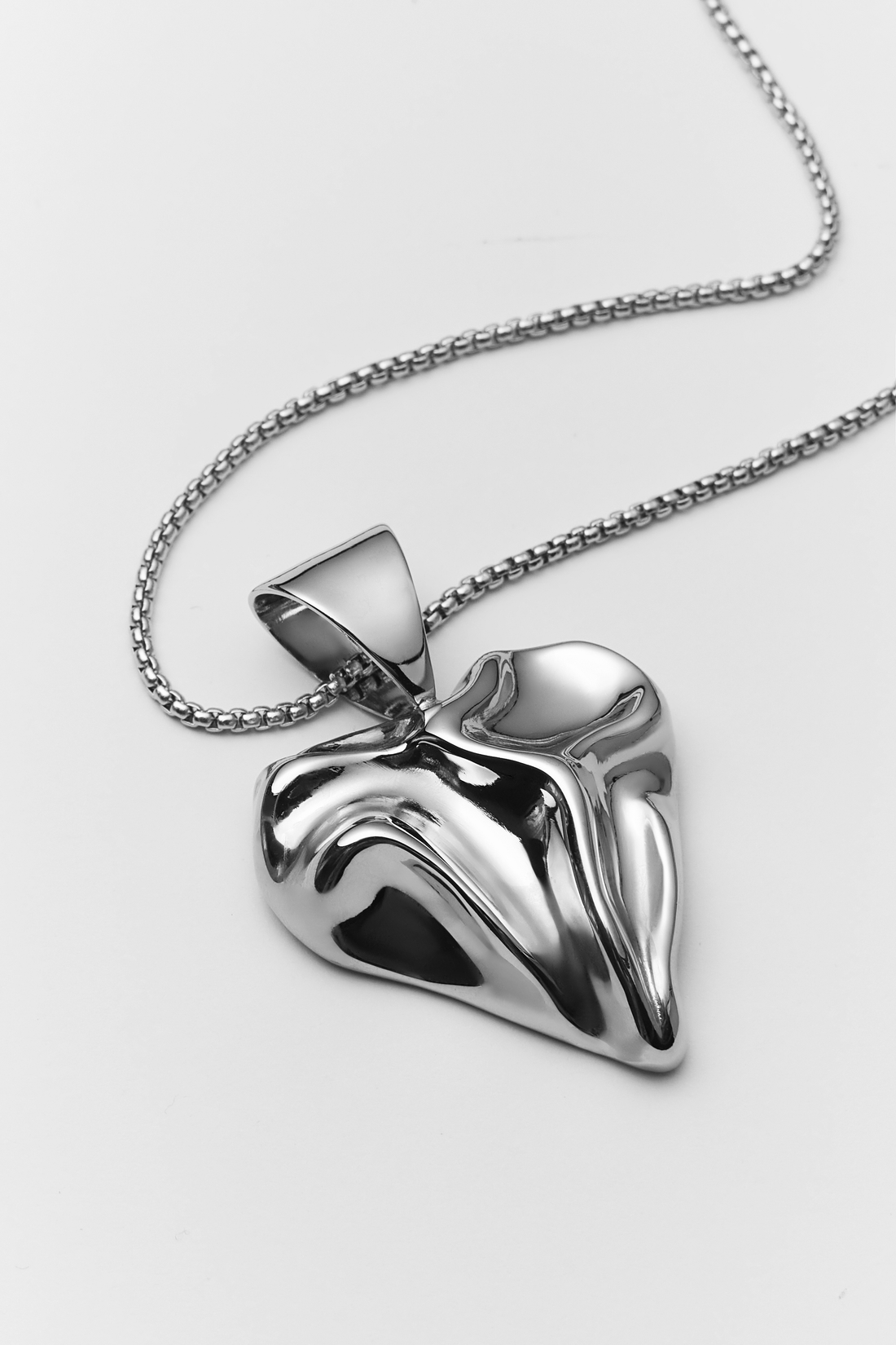 Big Heart Pendant on a Chain in platinum