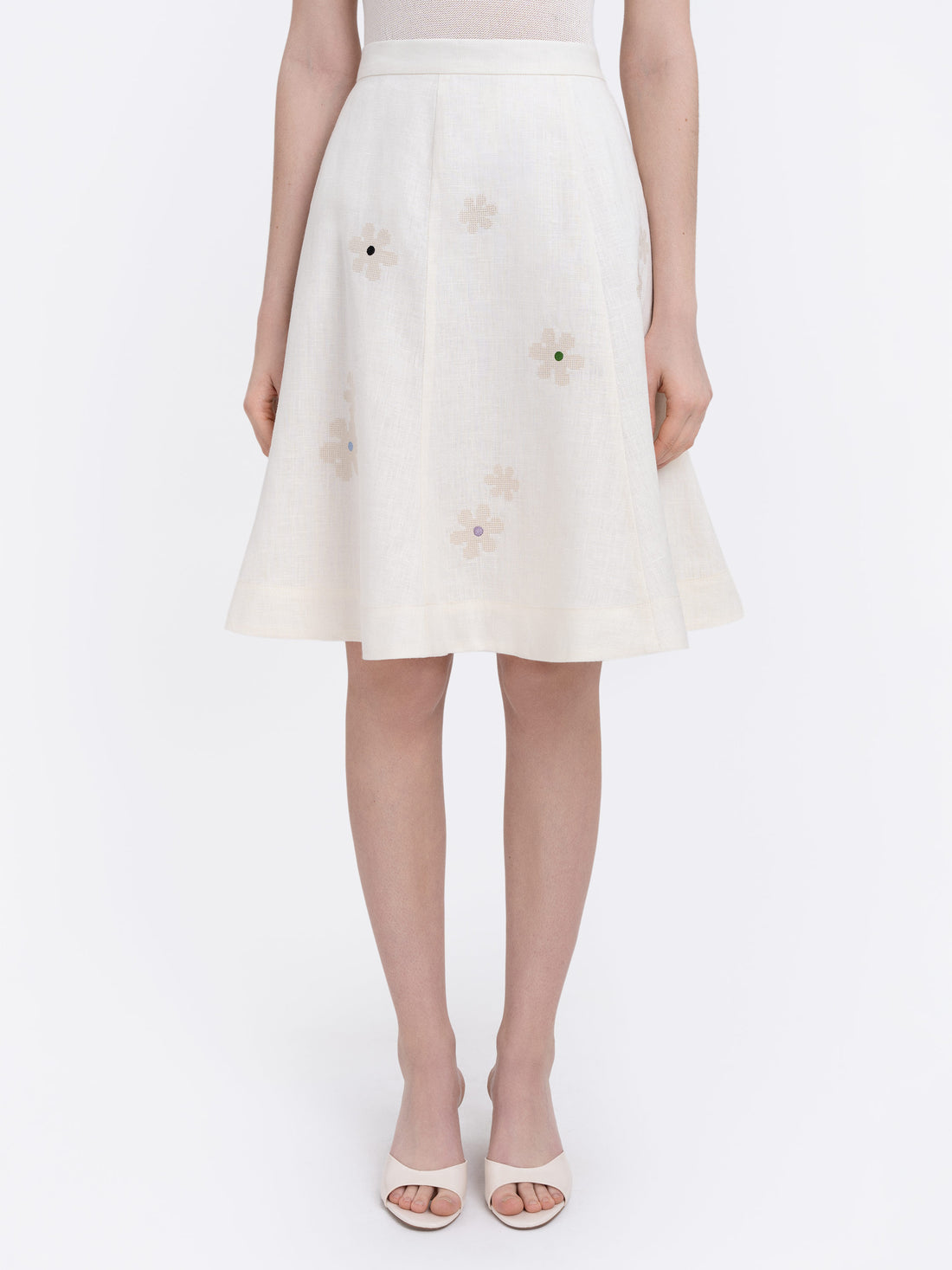 Oda Embroidered Skirt in milk