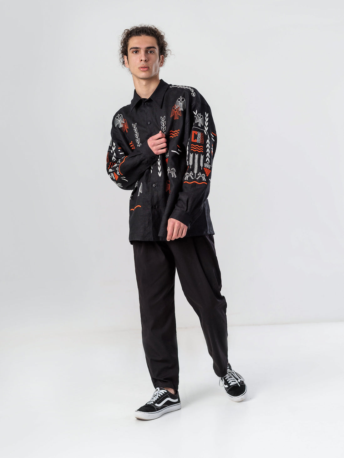 Slovo Men’s Vyshyvanka Shirt in black