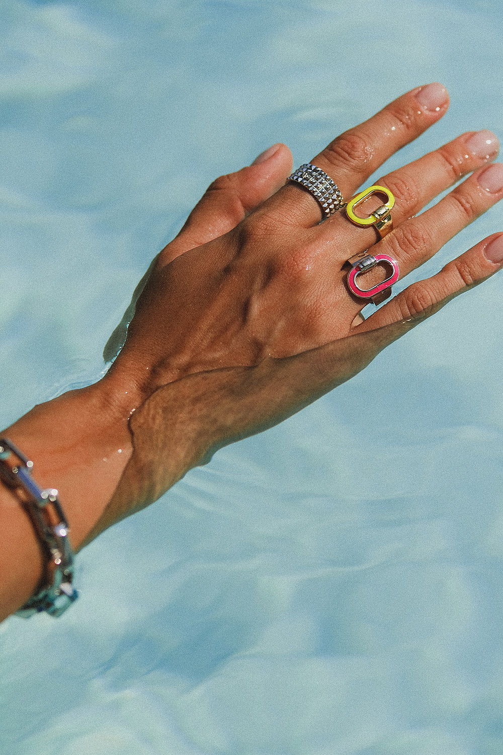 Carabine Ring in silver and fuchsia