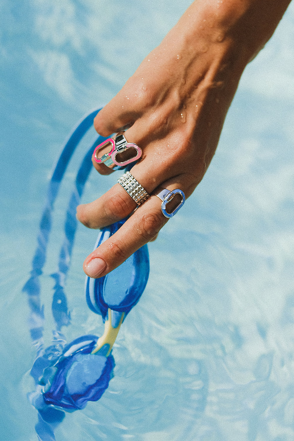 Carabine Ring in silver and fuchsia