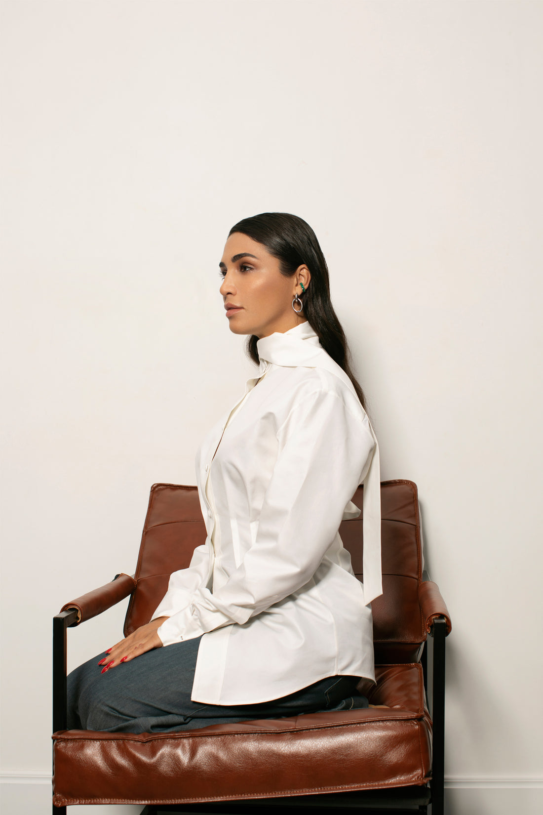 Structured shirt with a tie