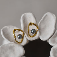 Perla Earrings in black & gold