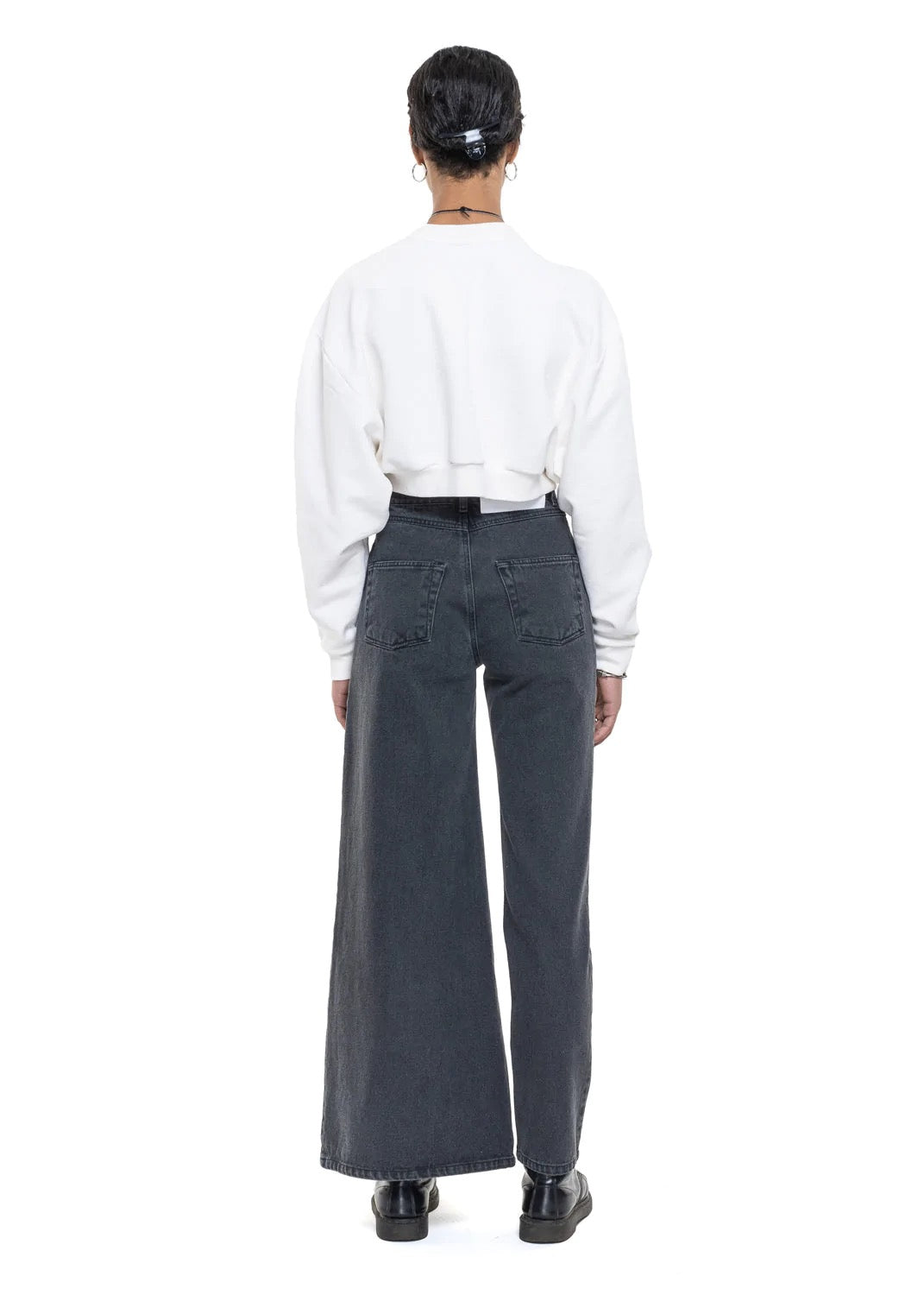 Asymmetric Jeans in grey