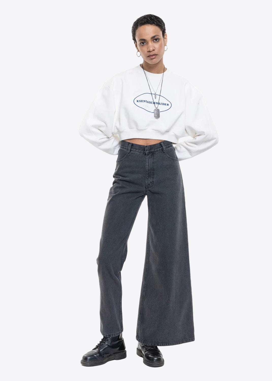 Asymmetric Jeans in grey