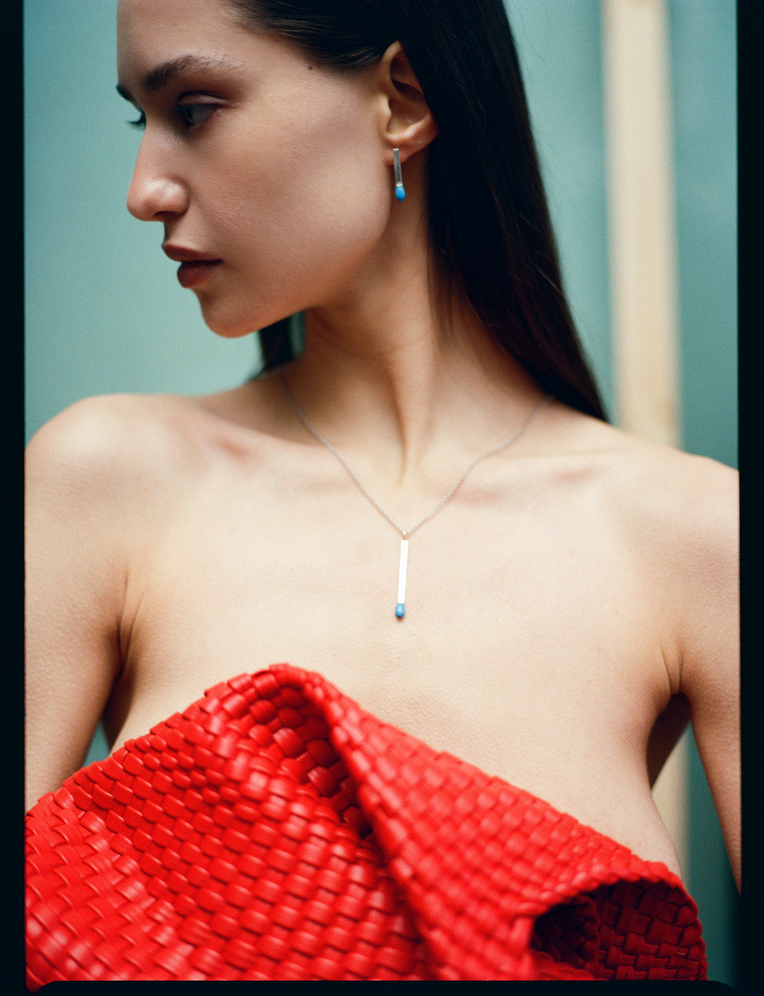 Pendant with blue match