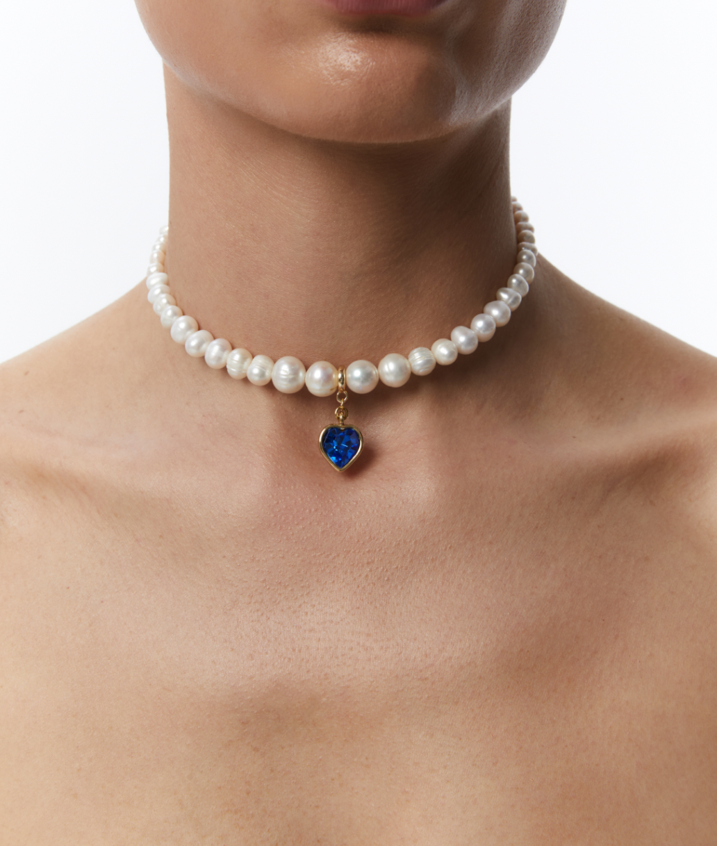 Pearls Choker With Blue Heart