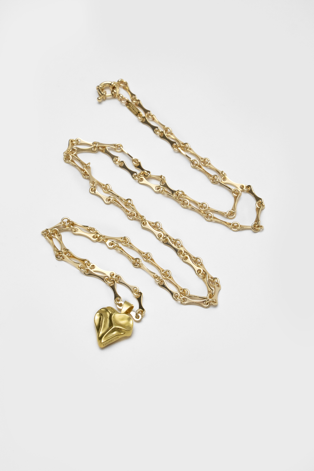 Rugged Chain Heart Pendant in gold