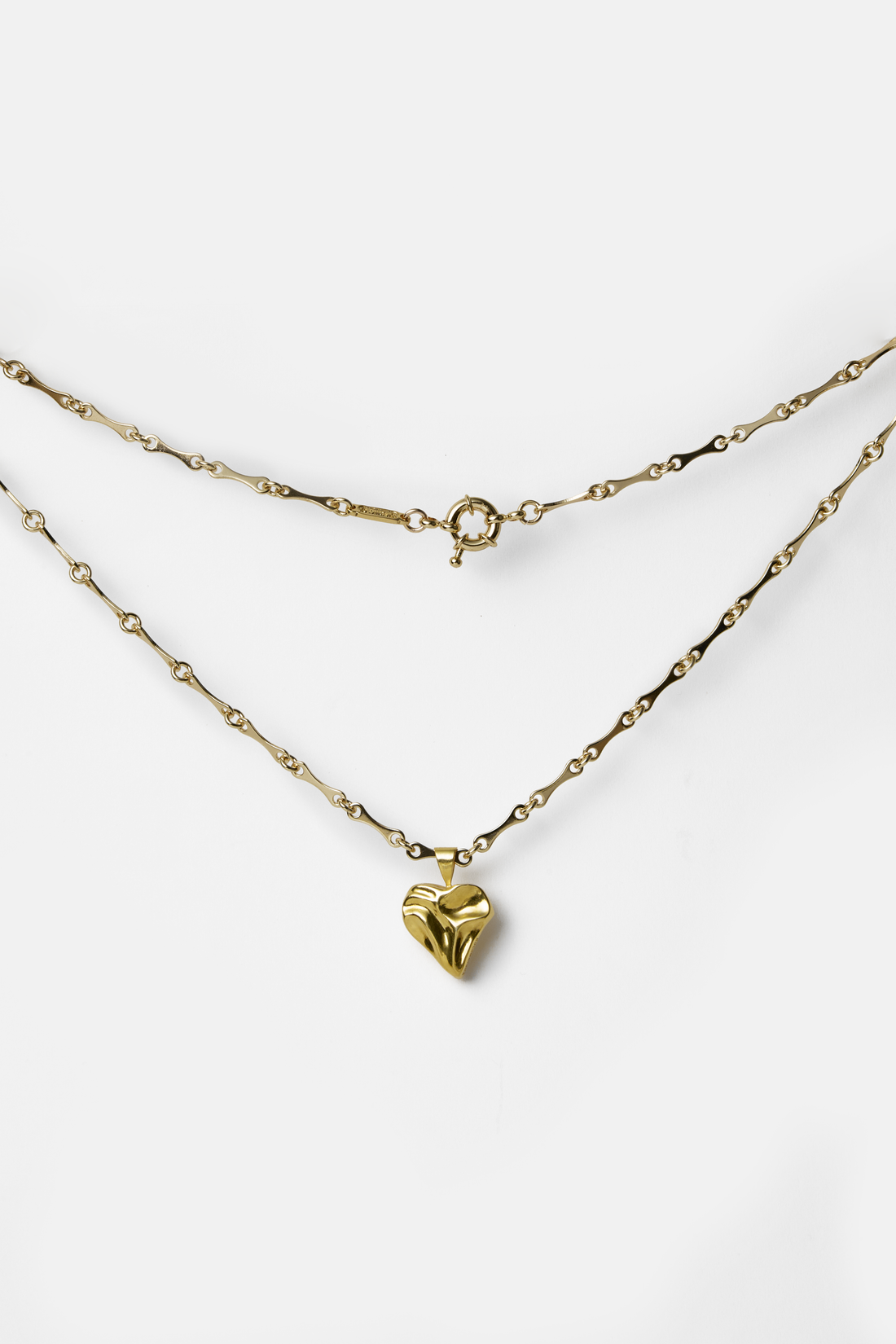 Rugged Chain Heart Pendant in gold