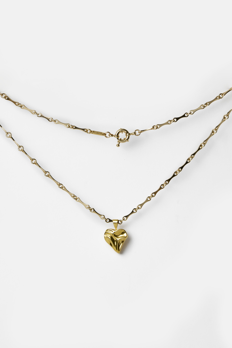 Rugged Chain Heart Pendant in gold