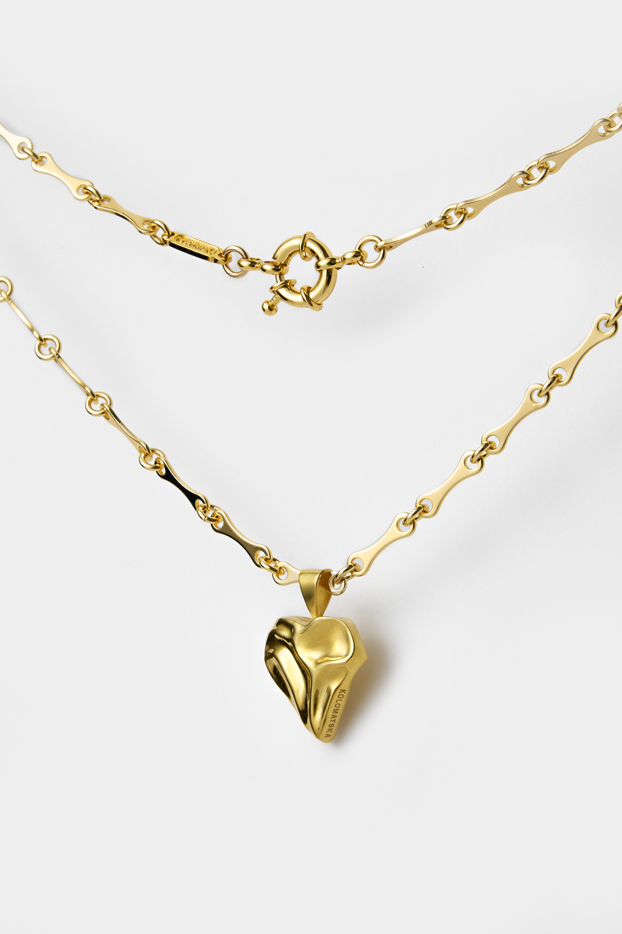 Rugged Chain Heart Pendant in gold