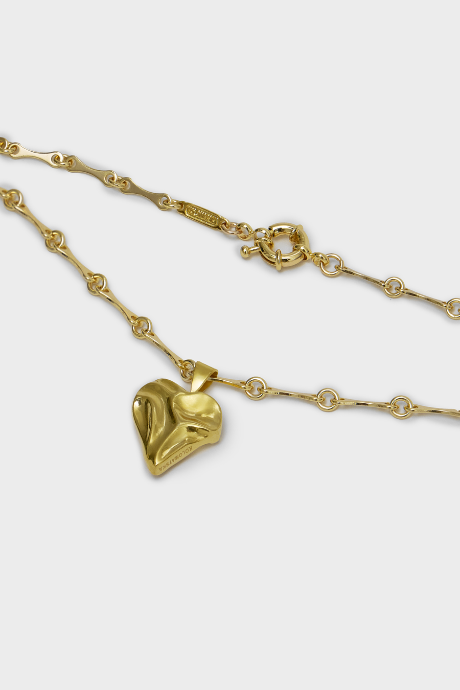 Rugged Chain Heart Pendant in gold