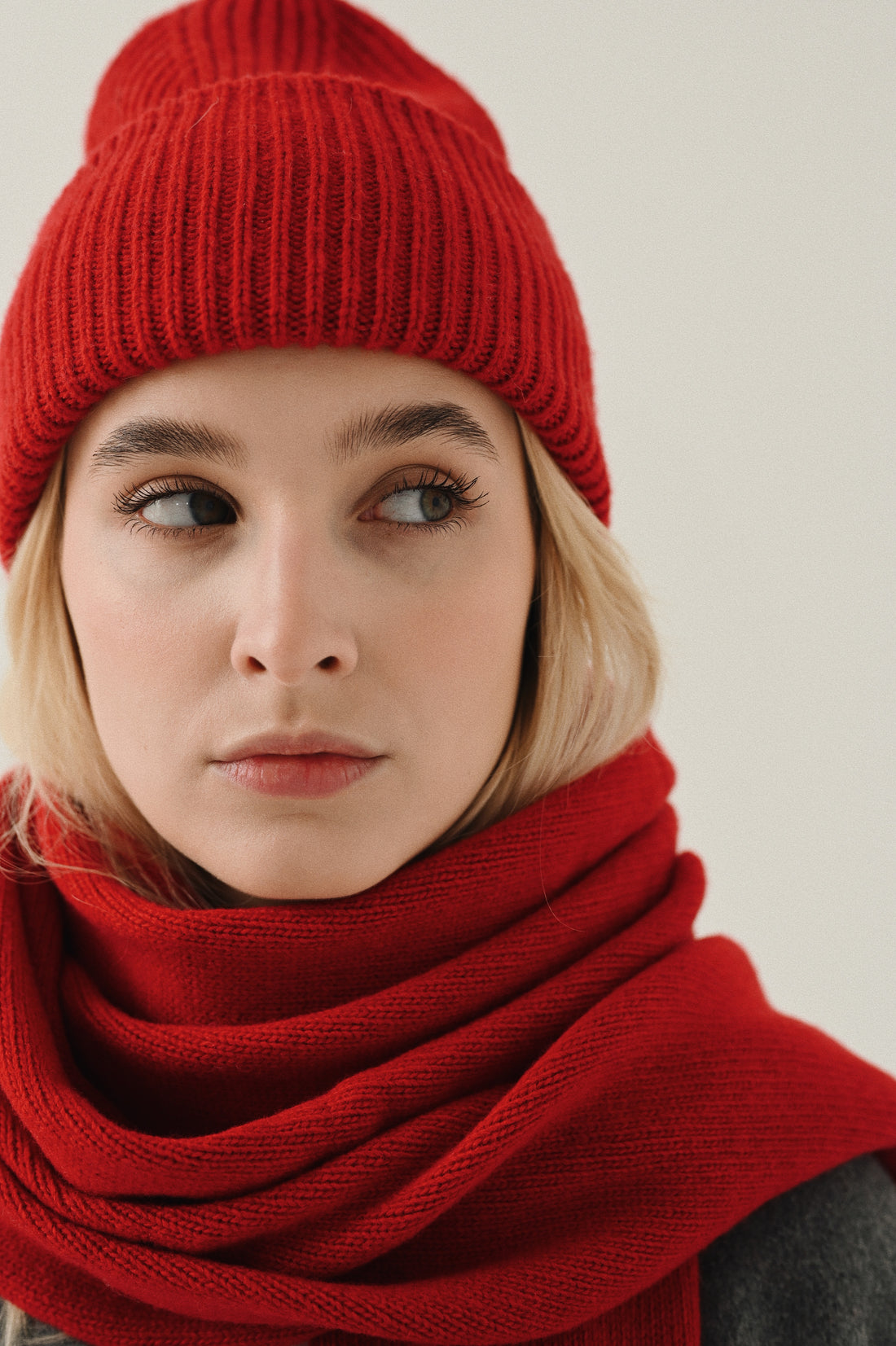 Cashmere Blend Beanie in red