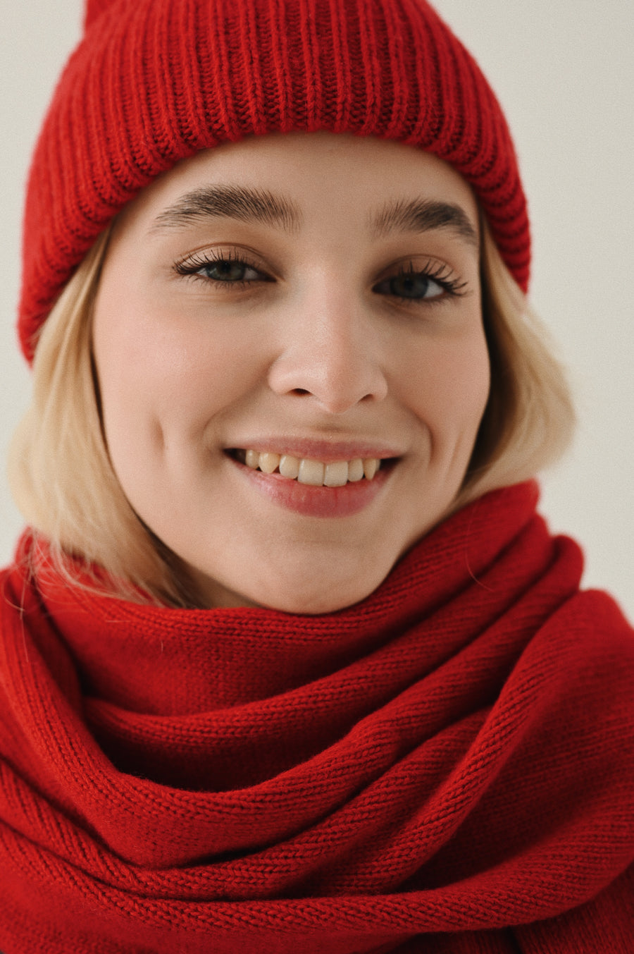 Cashmere Blend Beanie in red