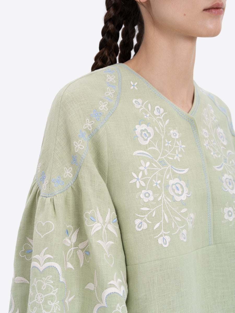 Örnek Vyshyvanka Shirt in soft green