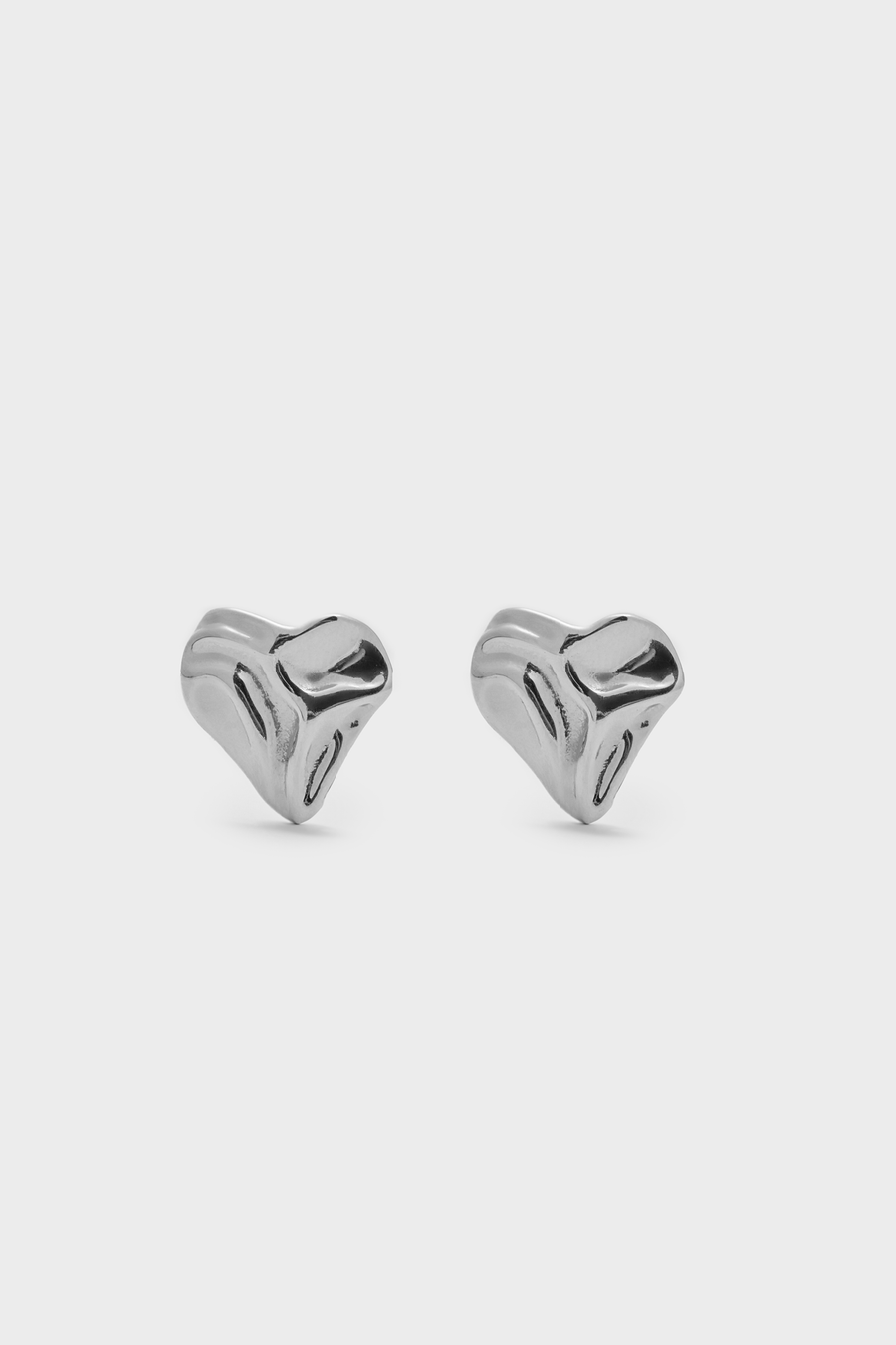 Hearts Earrings in platinum