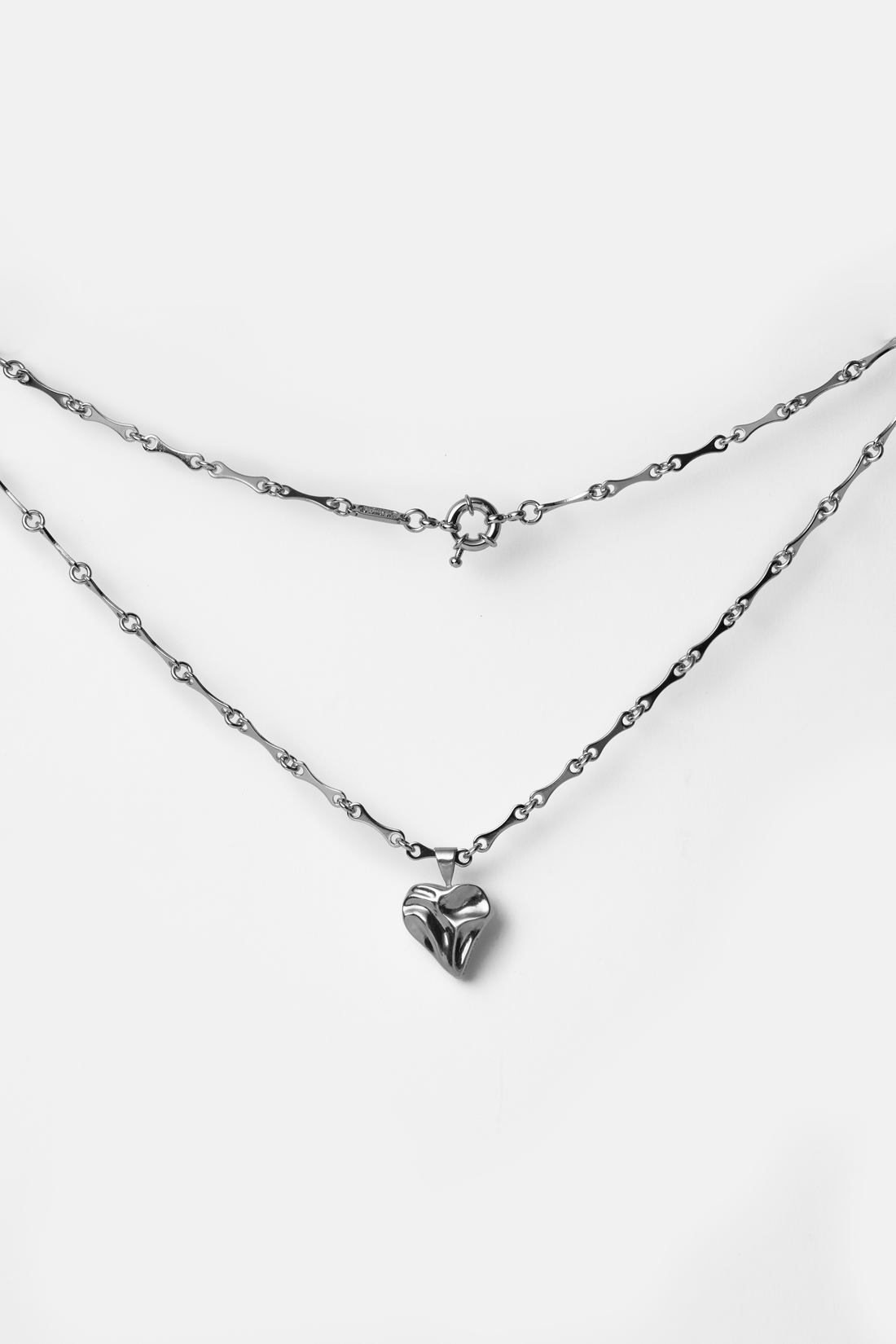 Rugged Chain Heart Pendant in platinum