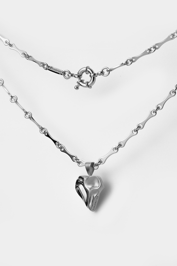 Rugged Chain Heart Paint in platinum