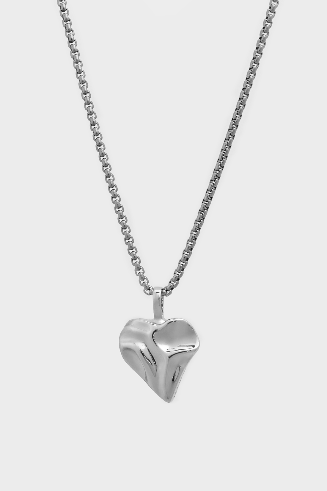 Heart Pendant on a chain in platinum