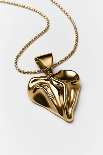 Big Heart Pendant on a Chain in gold