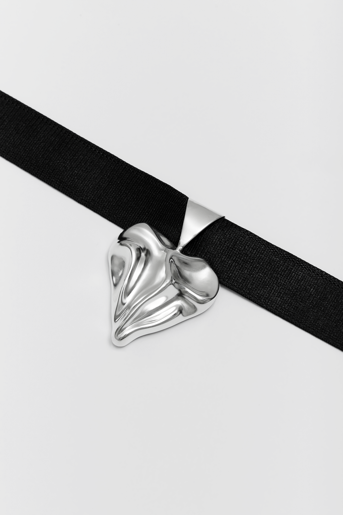 Self-love Choker in silver