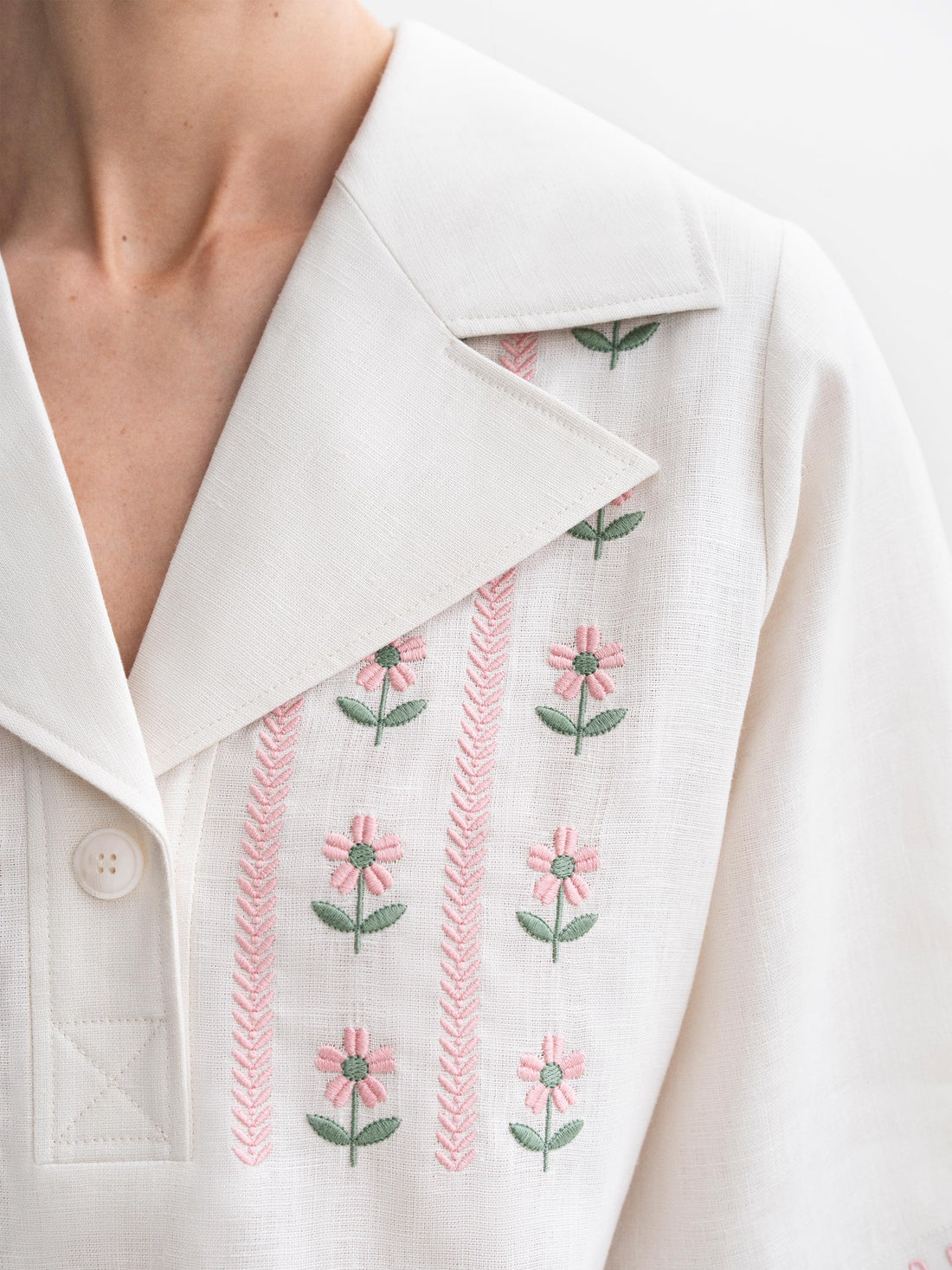 Bessarabiya Vyshyvanka Shirt in milk