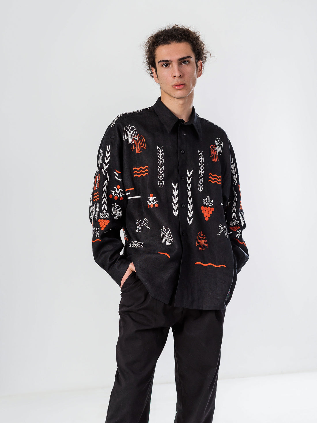 Slovo Vyshyvanka Shirt in black
