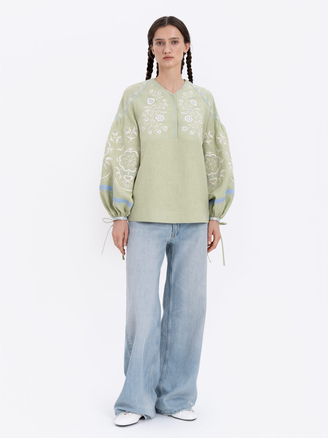 Örnek Vyshyvanka Shirt in soft green
