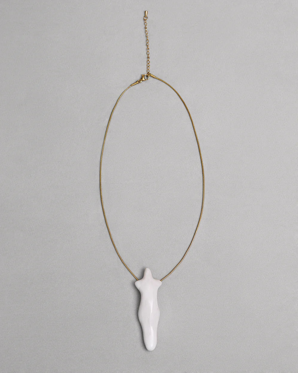 Oranta pendant in white
