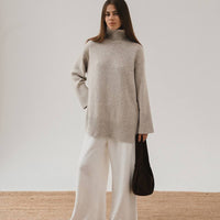 Basic Cashmere Sweater in beige