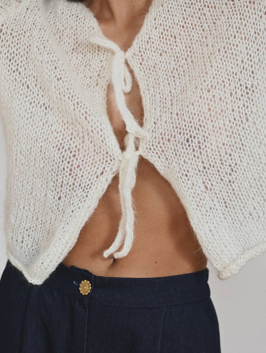 Cloud Cardigan in white