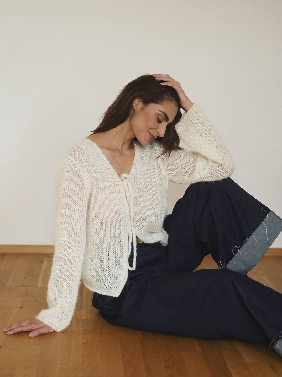 Cloud Cardigan in white