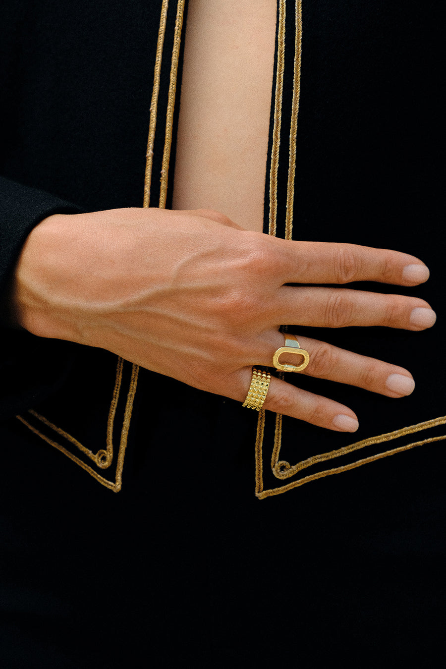 Pyramid Ring in gold